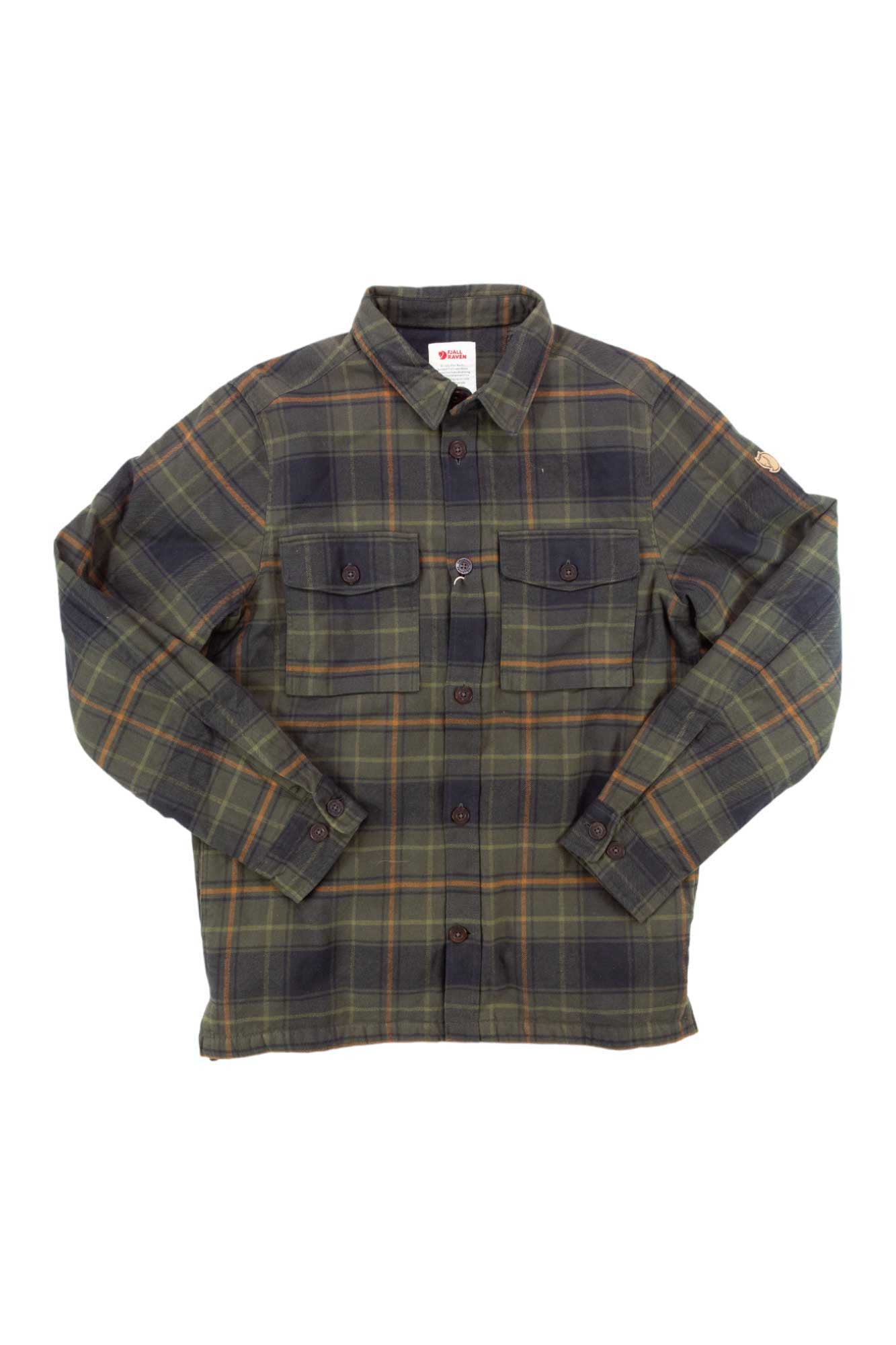 Padded button-up shirt in dark plaid with flap chest pockets and button front