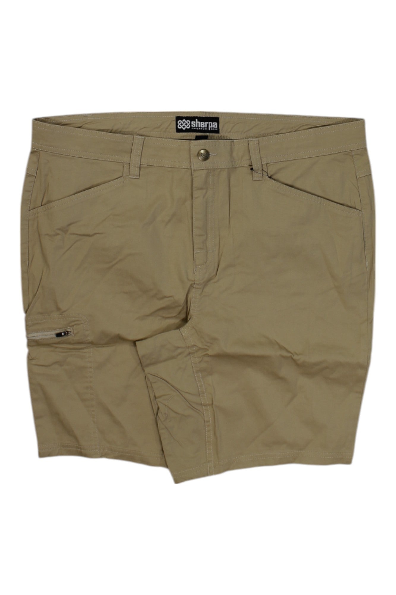 The Sherpa Mens Tenjing Short features a zip pocket and cargo design, making it perfect for hiking or climbing adventures.