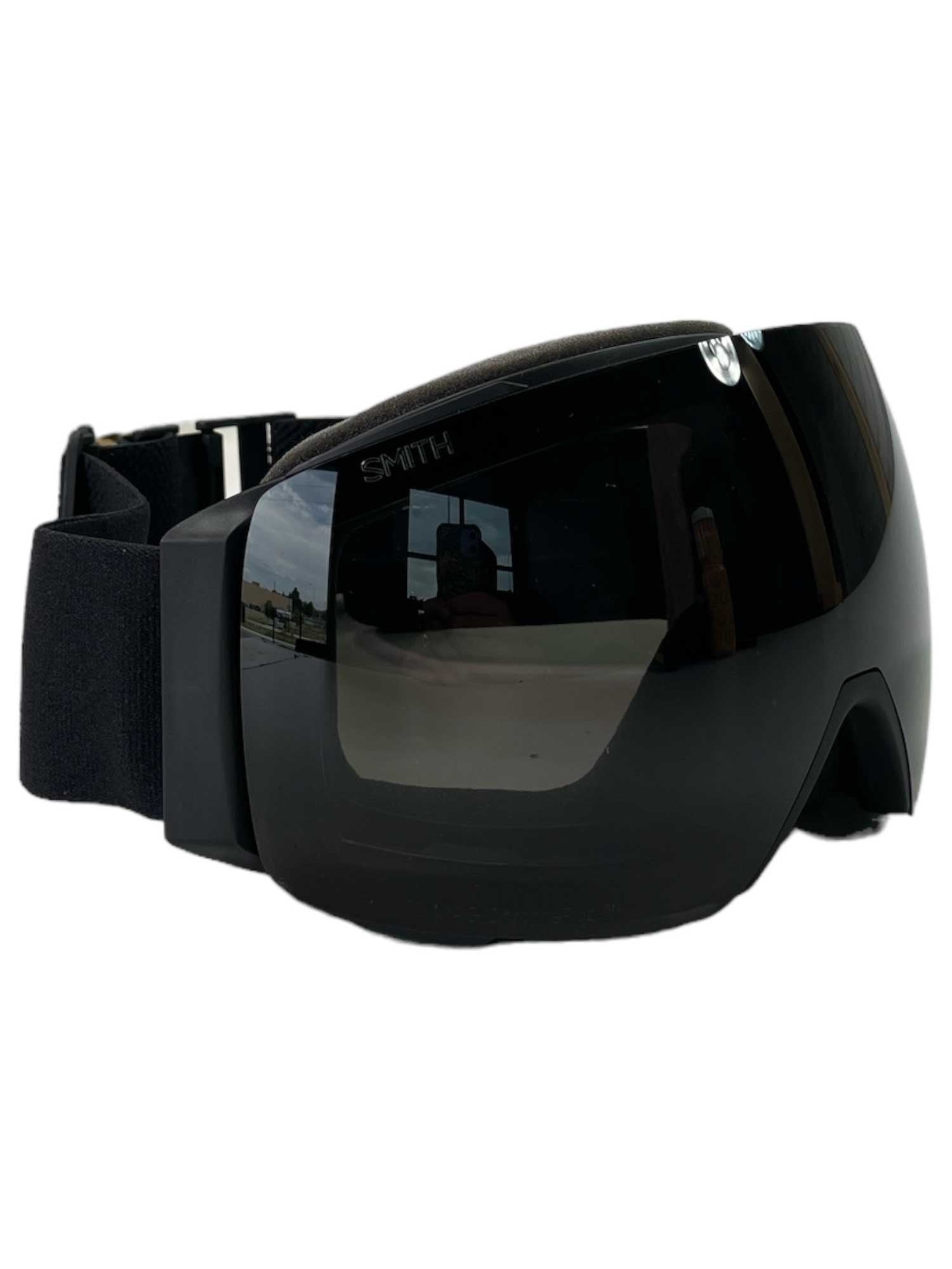 The Smith 4D Mag S Snow Goggle features a wide, curved ChromaPop lens with a reflective finish, anti-fog coating, an adjustable black strap, and "Smith" branding on the top left of the lens.