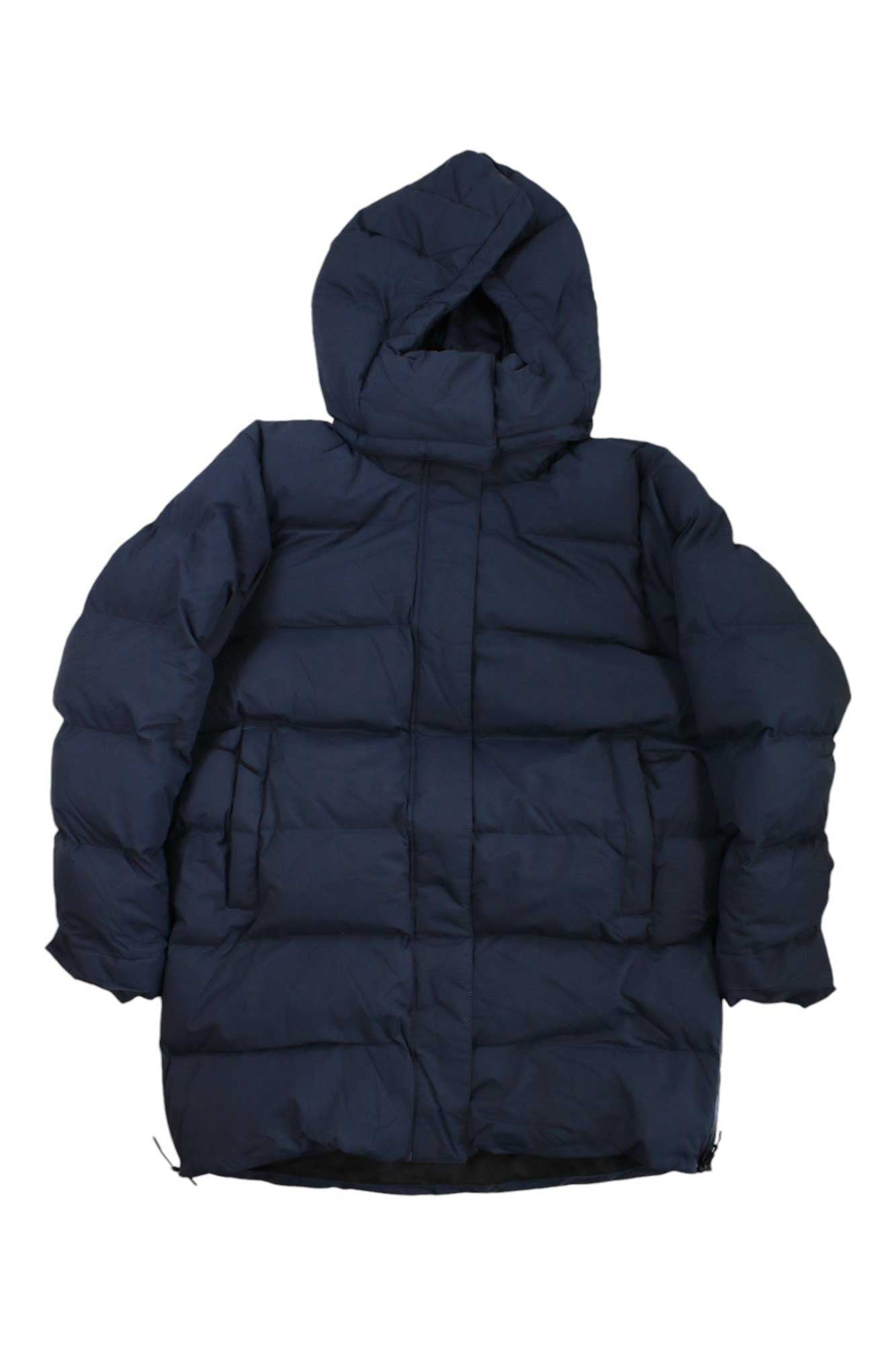 The Helly Hansen Womens Aspire Puffy Parka in dark blue features a hood, front zipper, two large front pockets, and synthetic insulation for warmth, shown laid flat on a white background.
