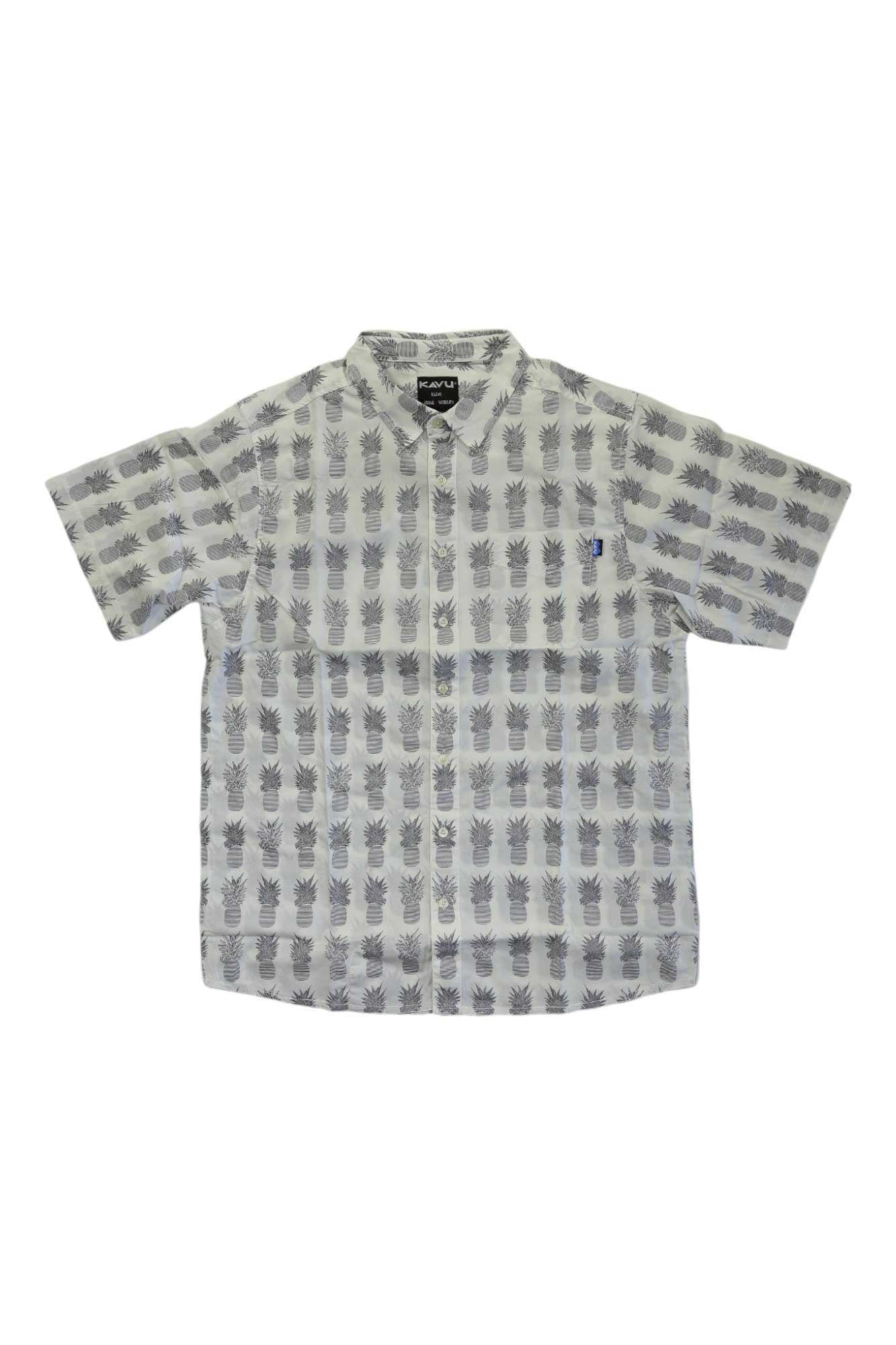 The KAVU Mens Topspot Shirt is a short sleeve button up with an all-over black and white pineapple print on a light background. Featuring a collar and left chest pocket, it’s the perfect travel shirt for any adventure.