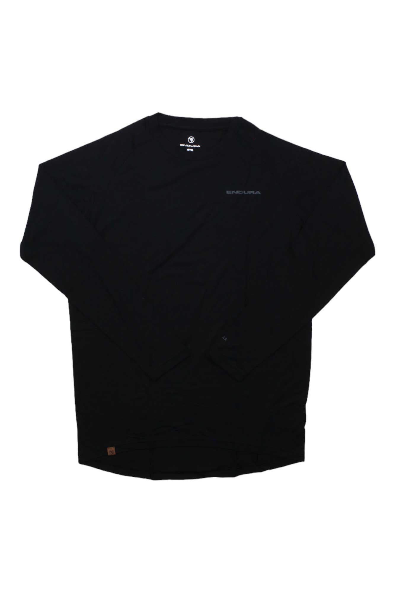 The Endura Men's BaaBaa Blend L/S Base Layer Top is a plain black long-sleeve shirt with a small logo on the upper left chest and a brown tag at the hem, designed as a men’s base layer and shown laid flat on a white background.