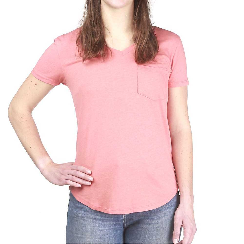 Women’s pink short-sleeve crewneck pocket t-shirt with curved hem