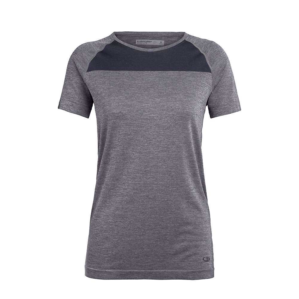 The Icebreaker Womens Motion Seamless SS Crewe is a heather gray, short-sleeved hiking shirt with a darker gray panel across the shoulders and upper chest, made from moisture-wicking fabric and displayed on a plain white background.
