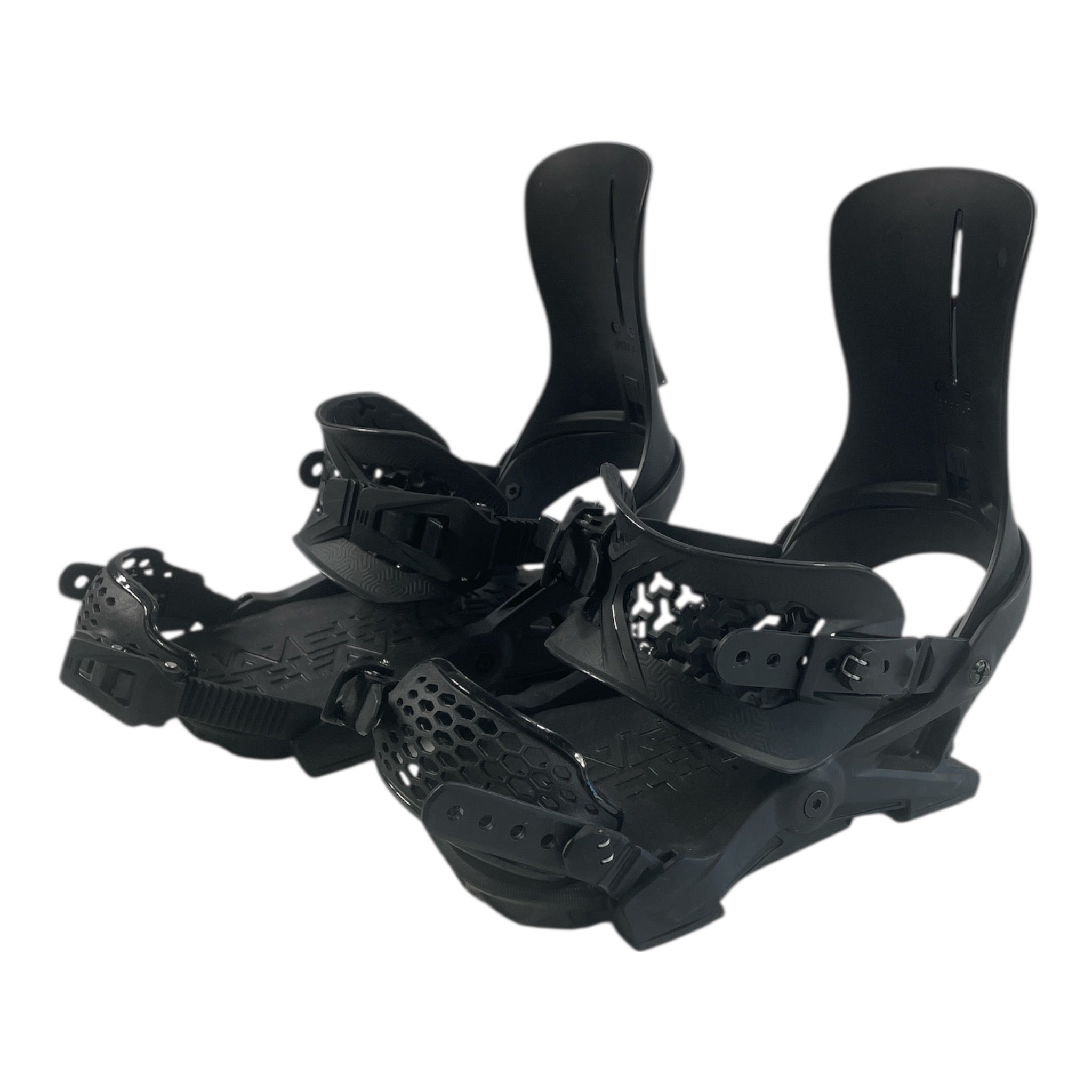 A pair of YES Vetta Snowboard Bindings in black with adjustable straps and high backs for a responsive ride, shown on a white background.