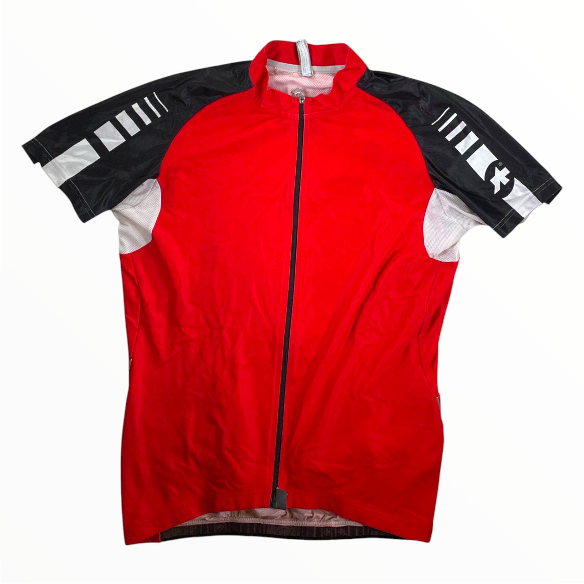 Short-sleeve cycling jersey in red with black sleeves, full-length zipper
