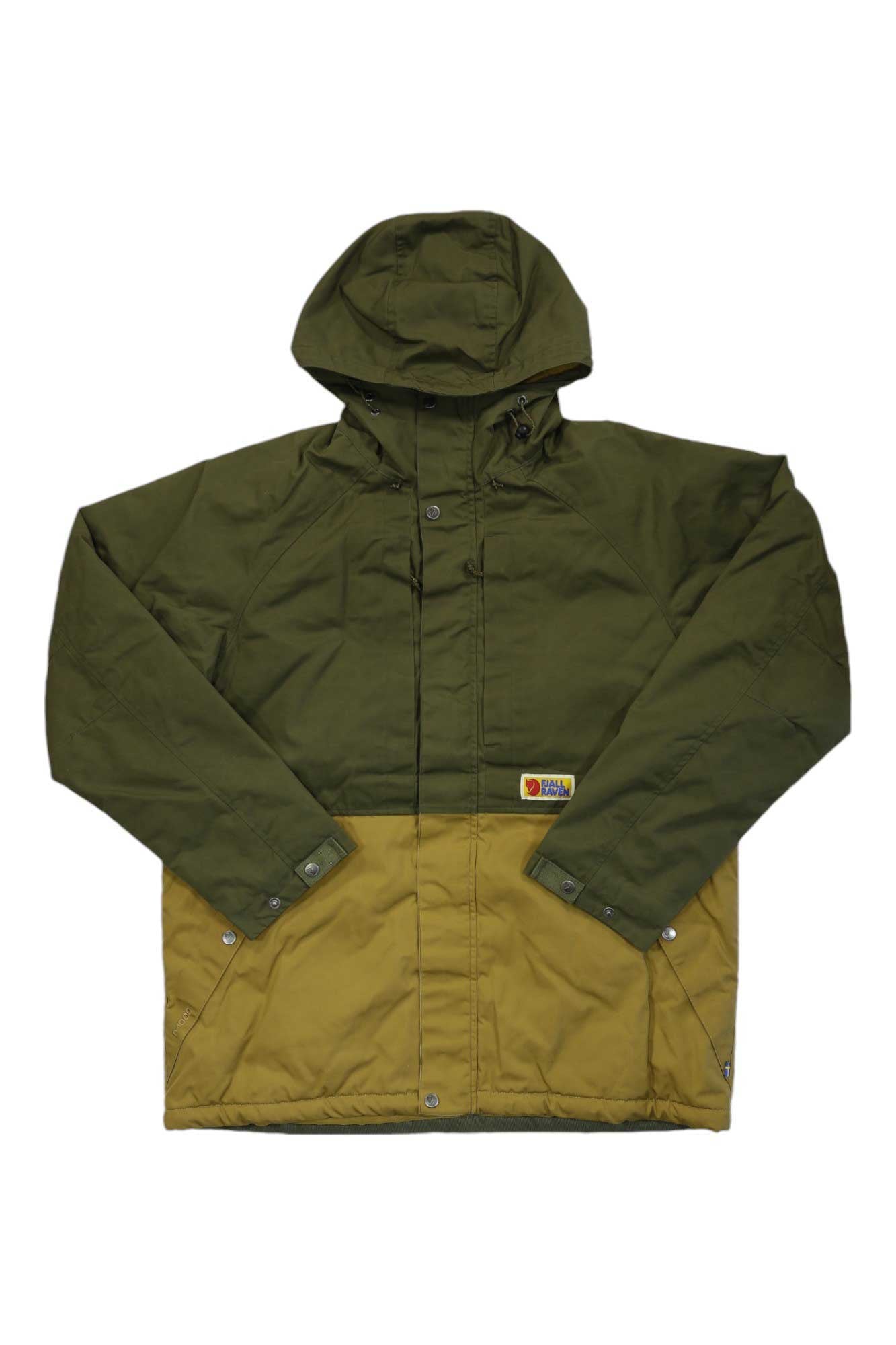 The Fjallraven Men's Vardag Lite Padded Jacket features a two-tone design of dark olive green and mustard yellow, G-1000 Eco fabric, recycled polyester insulation, snap buttons, front pockets, and a chest logo patch.
