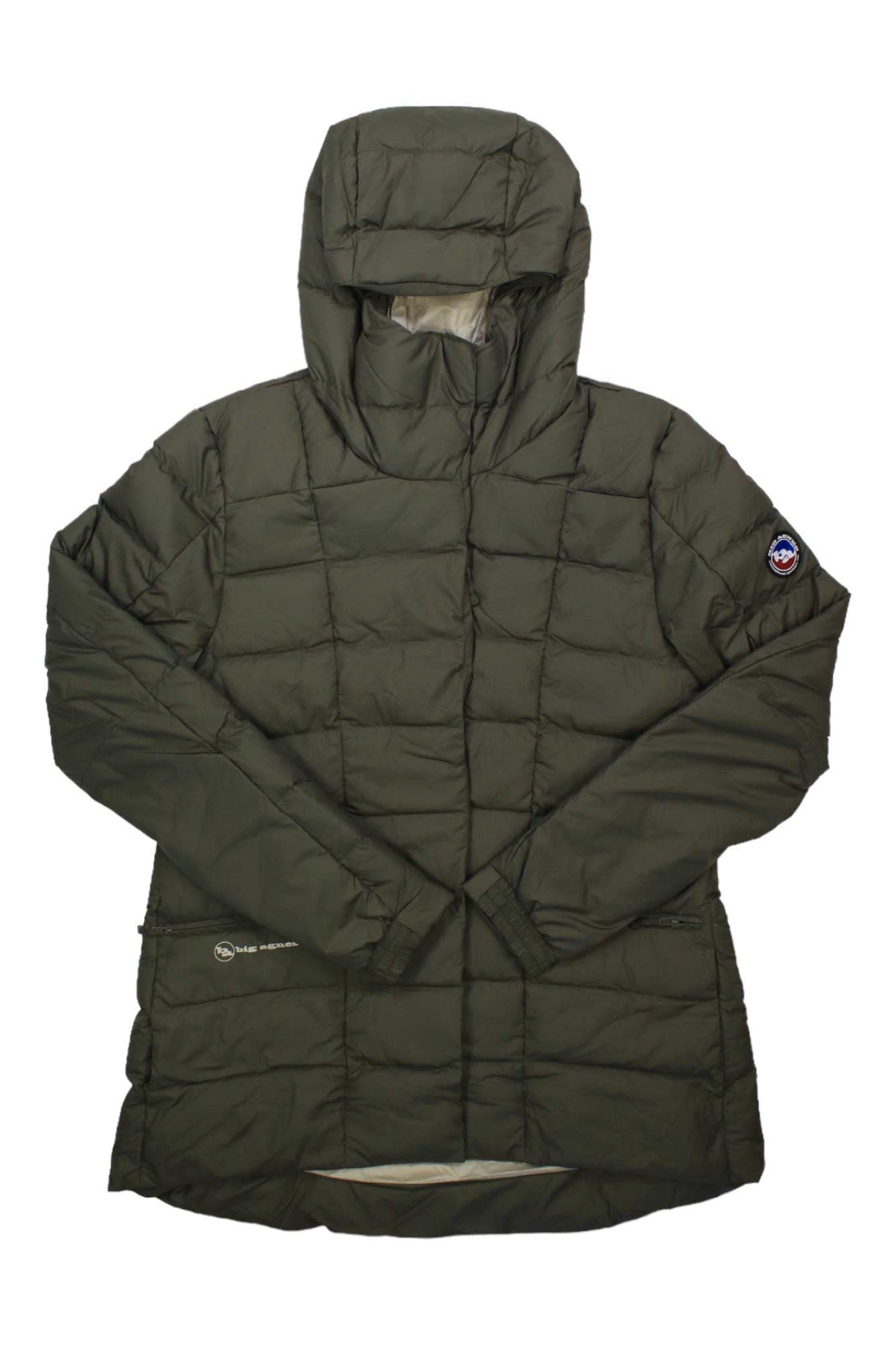 Women’s quilted hooded jacket in olive with full front zipper and drawstring hood