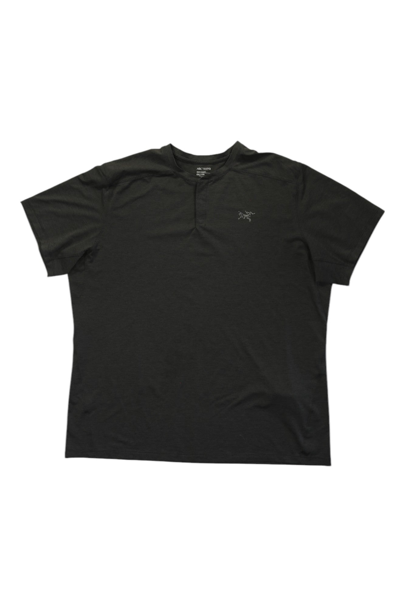 The ARCTERYX MENS KADEM HENLEY is a plain black, breathable short-sleeve outdoor shirt with a small embroidered logo on the left chest, shown laid flat on a white background.